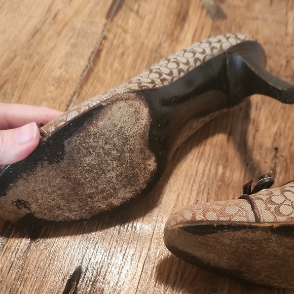 Coach Vintage Brown Patterned Heels with Bow Sz 5 1/2 - Picture 4 of 9